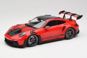 Porsche 911 992 GT3 RS Guards Punainen & Hopeat Pyörät Weissach Package Minichamps 1:18 153062246 Metalli