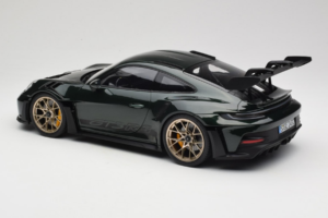 Porsche 911 992 GT3 RS Jet Green Metallic Black Norev 1:12 127532 Metalli — kuva 5 / 6