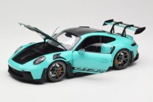Porsche 911 992 GT3 RS Python Green & Dark Silver Wheels Minichamps 1:18 110062026 Metalli — kuva 2 / 8