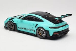 Porsche 911 992 GT3 RS Python Green & Dark Silver Wheels Minichamps 1:18 110062026 Metalli — kuva 7 / 8
