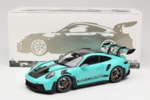 Porsche 911 992 GT3 RS Python Green & Dark Silver Wheels Minichamps 1:18 110062026 Metalli — kuva 8 / 8