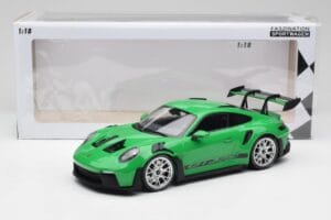 Porsche 911 992 GT3 RS Python Vihreä & Hopeat Pyörät & Musta Koristelu Minichamps 1:18 153062235 Metalli — kuva 6 / 6