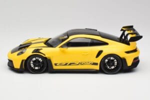 Porsche 911 992 GT3 RS Racing Keltainen & Mustat Pyörät Minichamps 1:18 153062245 Metalli — kuva 3 / 6