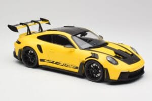 Porsche 911 992 GT3 RS Racing Keltainen & Mustat Pyörät Minichamps 1:18 153062245 Metalli — kuva 4 / 6