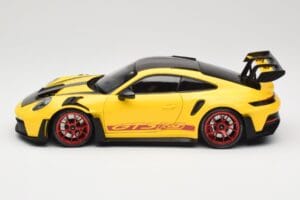 Porsche 911 992 GT3 RS Racing Yellow Weissach Package & Red Wheels Minichamps 1:18 110062025 Metalli — kuva 4 / 8