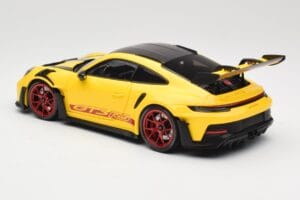 Porsche 911 992 GT3 RS Racing Yellow Weissach Package & Red Wheels Minichamps 1:18 110062025 Metalli — kuva 7 / 8
