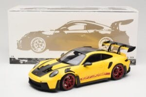 Porsche 911 992 GT3 RS Racing Yellow Weissach Package & Red Wheels Minichamps 1:18 110062025 Metalli — kuva 8 / 8