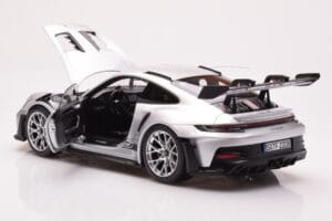 Porsche 911 992 GT3 RS Hopea Metalinen Norev 1:18 187357 Metalli — kuva 5 / 8