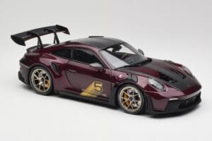 Porsche 911 992 GT3 RS Ultravioletti & Hopeavanteet Minichamps 1:18 110062029 Metalli — kuva 6 / 8