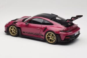 Porsche 911 992 GT3 RS Weissach Package Ruby Star Norev 1:18 187370 Metalli — kuva 7 / 8
