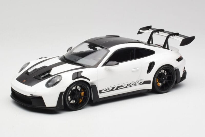 Porsche 911 992 GT3 RS Valkoinen & Mustat Pyörät Minichamps 1:18 155062230 Metalli