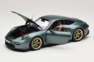 Porsche 911 992 GT3 Touring Package Malachite Green Metallic Norev 1:18 187382 Metalli — kuva 2 / 8