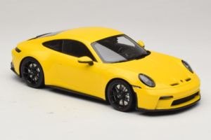 Porsche 911 992 GT3 Touring Keltainen Mustat Vanteet Minichamps 1:18 117069021 Metalli — kuva 4 / 6