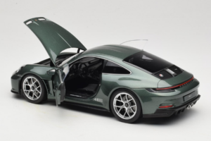 Porsche 911 992 S/T Malachite Green Metallic Norev 1:18 187472 Metalli — kuva 4 / 8
