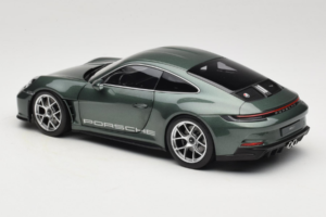 Porsche 911 992 S/T Malachite Green Metallic Norev 1:18 187472 Metalli — kuva 7 / 8