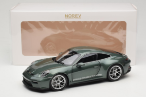 Porsche 911 992 S/T Malachite Green Metallic Norev 1:18 187472 Metalli — kuva 8 / 8