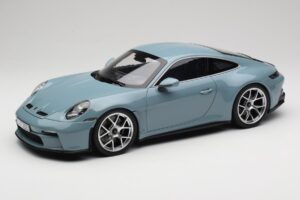 Porsche 911 992 S/T Meisenblau Norev 1:12 127550 Metalli