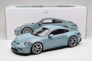 Porsche 911 992 S/T Meisenblau Norev 1:12 127550 Metalli — kuva 6 / 6