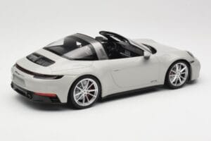 Porsche 911 992 Targa 4 GTS Harmaa Minichamps 1:18 155061064 Metalli — kuva 2 / 6