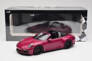 Porsche 911 992 Targa 4 GTS Rubystar Minichamps 1:18 155061066 Metalli — kuva 6 / 6