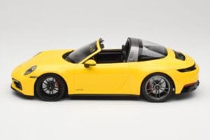 Porsche 911 992 Targa 4 GTS Keltainen Minichamps 1:18 153061064 Metalli — kuva 3 / 6