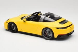 Porsche 911 992 Targa 4 GTS Keltainen Minichamps 1:18 153061064 Metalli — kuva 5 / 6