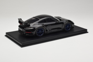 Porsche 911 992 TechArt GTstreet R Musta Sinisillä Vanteilla TechArt 1:18 REMC009 Hartsi — kuva 3 / 6