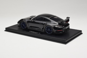 Porsche 911 992 TechArt GTstreet R Musta Sinisillä Vanteilla TechArt 1:18 REMC009 Hartsi — kuva 5 / 6