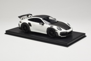 Porsche 911 992 TechArt GTstreet R Valkoinen Mustilla Vanteilla TechArt 1:18 REMC013 Hartsi — kuva 4 / 6