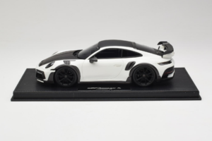 Porsche 911 992 TechArt GTstreet R Valkoinen Mustilla Vanteilla TechArt 1:18 REMC013 Hartsi