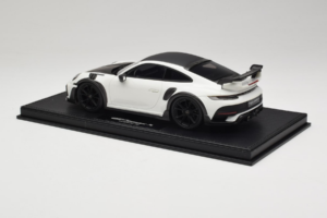Porsche 911 992 TechArt GTstreet R Valkoinen Mustilla Vanteilla TechArt 1:18 REMC013 Hartsi — kuva 5 / 6