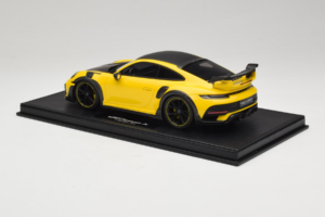 Porsche 911 992 TechArt GTstreet R Keltainen Mustilla Vanteilla TechArt 1:18 REMC011 Hartsi — kuva 5 / 6