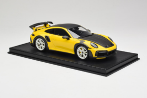 Porsche 911 992 TechArt GTstreet R Keltainen Valkoisilla Vanteilla TechArt 1:18 REMC015 Hartsi — kuva 3 / 6