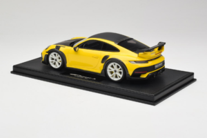 Porsche 911 992 TechArt GTstreet R Keltainen Valkoisilla Vanteilla TechArt 1:18 REMC015 Hartsi — kuva 4 / 6