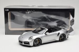 Porsche 911 992 Turbo S Avoauto Hopea Minichamps 1:18 155069082 Metalli — kuva 6 / 6