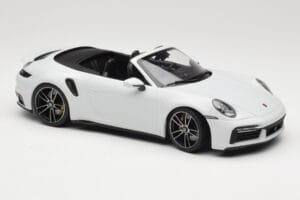 Porsche 911 992 Turbo S Avoauto White Metallic Minichamps 1:18 155069080 Metalli — kuva 4 / 6