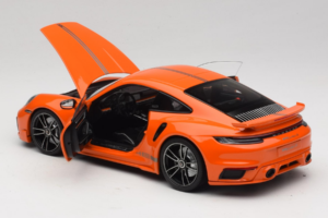 Porsche 911 992 Turbo S Coupe Sport Design Oranssi Minichamps 1:18 113069074 Metalli — kuva 5 / 8