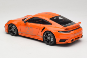 Porsche 911 992 Turbo S Coupe Sport Design Oranssi Minichamps 1:18 113069074 Metalli — kuva 7 / 8