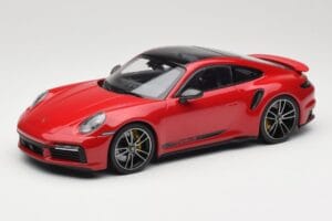 Porsche 911 992 Turbo S Punainen Minichamps 1:18 155069070 Metalli
