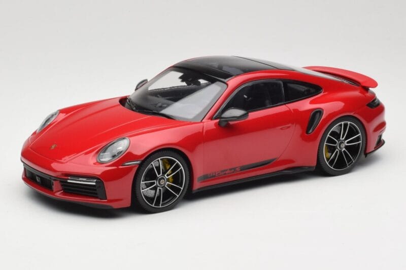 Porsche 911 992 Turbo S Punainen Minichamps 1:18 155069070 Metalli