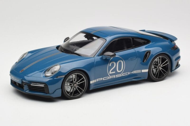 Porsche 911 992 Turbo S Sport Design Package Gentian Blue Metallic Minichamps 1:18 155069170 Metalli