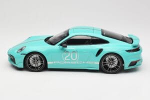 Porsche 911 992 Turbo S Sport Design Package Racing Green Minichamps 1:18 155069175 Metalli — kuva 3 / 6