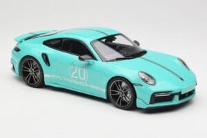 Porsche 911 992 Turbo S Sport Design Package Racing Green Minichamps 1:18 155069175 Metalli — kuva 4 / 6