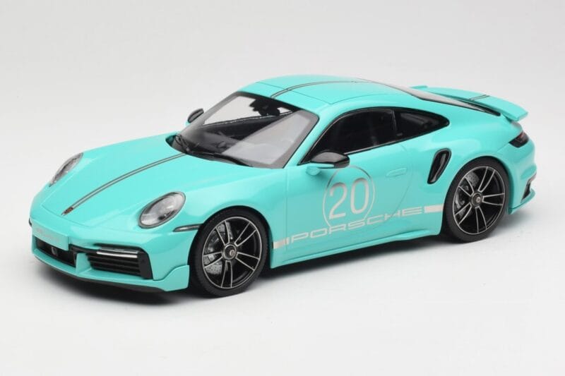 Porsche 911 992 Turbo S Sport Design Package Racing Green Minichamps 1:18 155069175 Metalli