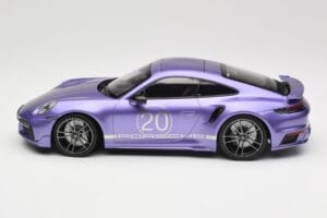Porsche 911 992 Turbo S Sport Design Package Viola Metallic Minichamps 1:18 155069174 Metalli — kuva 3 / 6