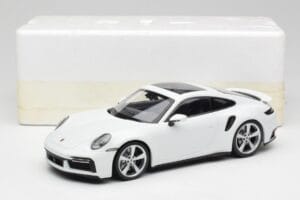Porsche 911 992 Turbo S Valkoinen Concept Minichamps 1:18 WAP0211620CNP Metalli — kuva 6 / 6