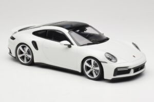 Porsche 911 Turbo S 992 Valkoinen Minichamps 1:18 WAP0211620RTRB Metalli — kuva 4 / 6
