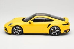 Porsche 911 992 Turbo S Keltainen Minichamps 1:18 155069071 Metalli — kuva 3 / 6