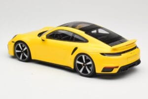 Porsche 911 992 Turbo S Keltainen Minichamps 1:18 155069071 Metalli — kuva 5 / 6