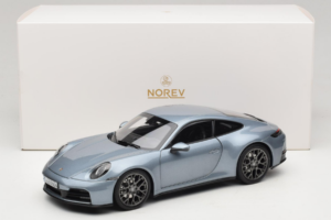 Porsche 911 992.2 Carrera Polar Silver Metallic Norev 1:18 187170 Metalli — kuva 8 / 8